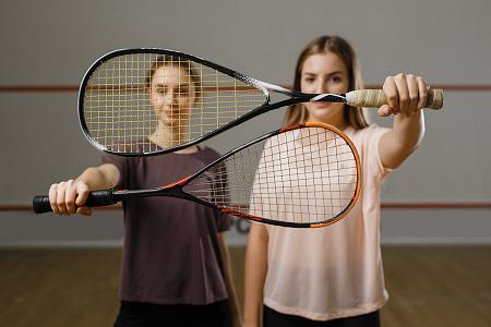 Jak poprawnie dobrać rakietę do gry w squash?
